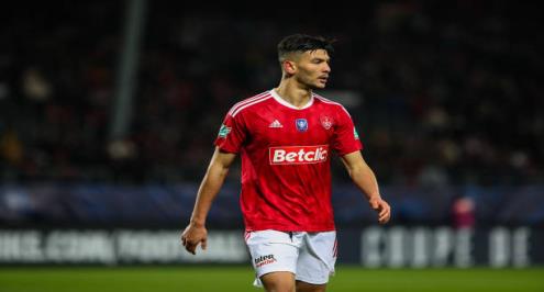 والد أشرف داري ليلا كورة: نقطة خلاف وحيدة بين الأهلي ونجلي.. والاتفاق مع بريست اقترب